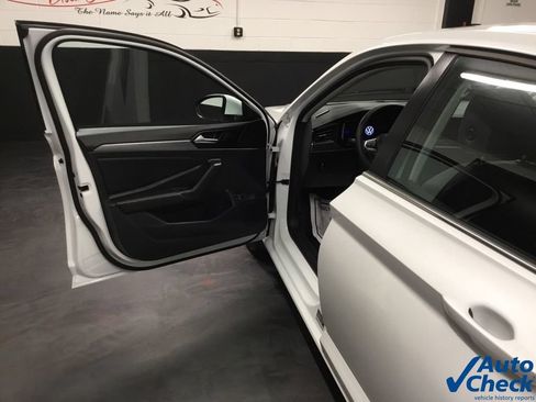 Used 2023 Volkswagen Jetta SE FWD image 20