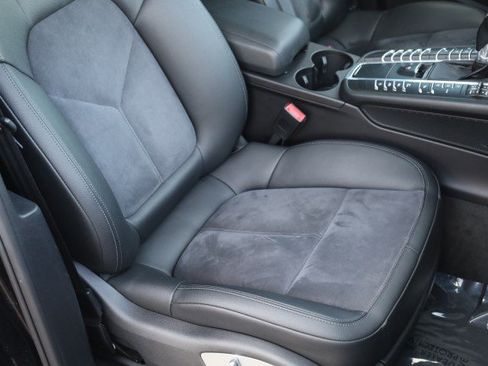 Used 2018 Porsche Macan Sport Edition AWD/4WD image 50