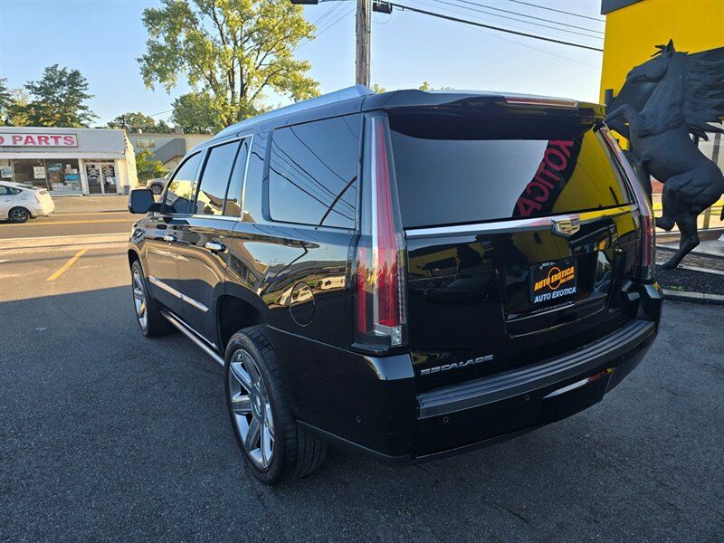 Used 2017 Cadillac Escalade Premium Luxury AWD/4WD image 2