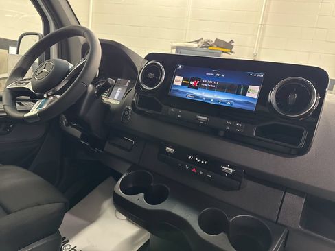 New 2026 Mercedes-Benz Sprinter 2500 image 9