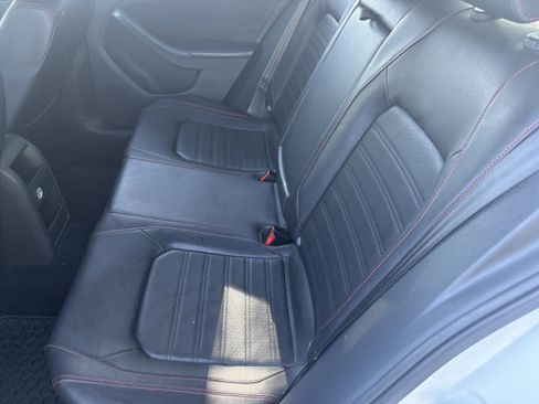 Used 2017 Volkswagen Jetta GLI image 2