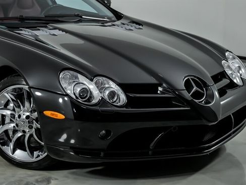 Used 2005 Mercedes-Benz SLR image 3