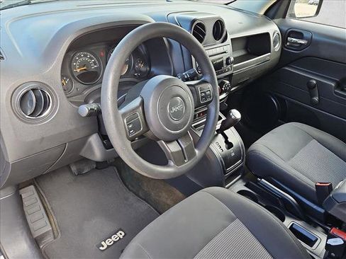 Used 2016 Jeep Patriot Sport w/ Tire & Wheel Group image 10