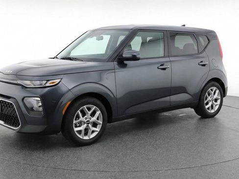 Used 2025 Kia Soul LX w/ LX Technology Package image 3