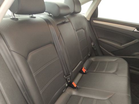 Used 2014 Volkswagen Passat 1.8T S FWD image 19
