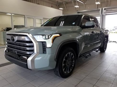Used 2025 Toyota Tundra Limited AWD/4WD image 2
