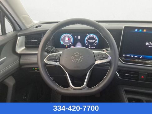 New 2025 Volkswagen Tiguan SE AWD/4WD image 14