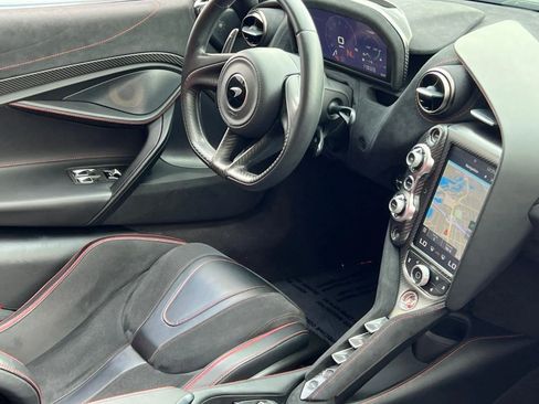 Used 2022 McLaren 720S Spider RWD image 2