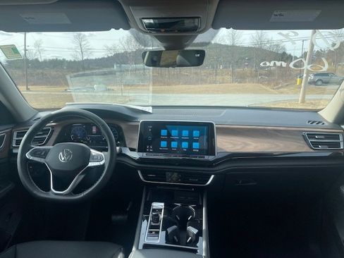 New 2026 Volkswagen Atlas SE image 13