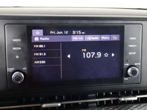 Used 2023 Kia Carnival LX FWD image 30