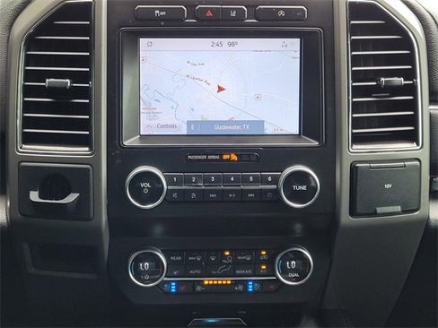 Used 2021 Ford Expedition XLT image 21