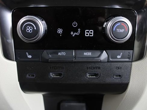 Used 2026 GMC Yukon Denali w/ Denali Reserve Package image 23