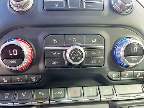 Used 2022 GMC Sierra 3500 Denali image 16