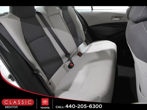 Used 2020 Toyota Corolla LE image 14