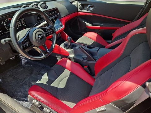 Used 2024 Nissan Z Performance w/ Floor Mat Package RWD image 16