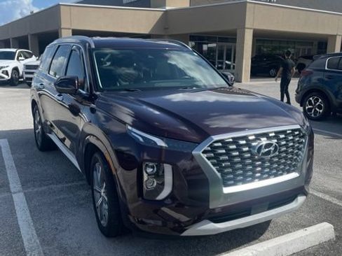 Used 2021 Hyundai Palisade Limited w/ Cargo Package FWD image 2