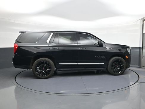 Used 2023 GMC Yukon SLT w/ SLT Premium Package AWD/4WD image 8