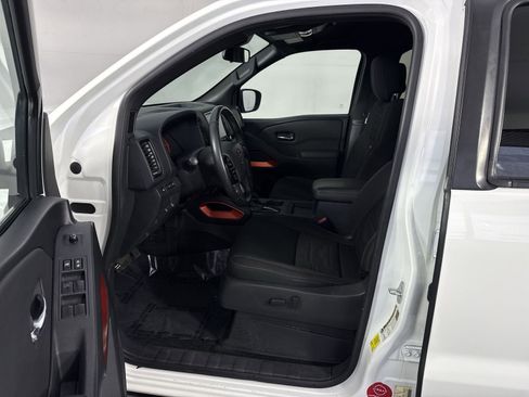 Certified 2022 Nissan Frontier PRO-4X w/ Technology Package AWD/4WD image 4