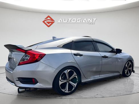 Used 2019 Honda Civic EX image 8