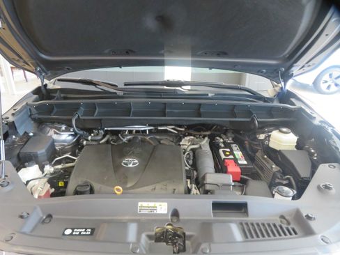 Used 2020 Toyota Highlander XLE FWD image 60