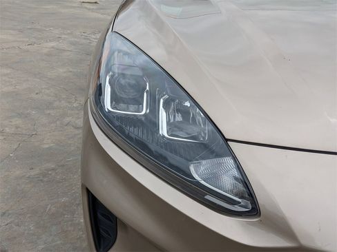 Used 2020 Ford Escape SE image 10