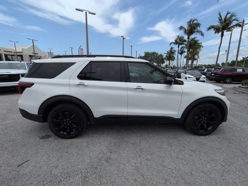 Used 2022 Ford Explorer ST w/ ST Street Pack AWD/4WD image 4