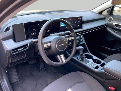 Used 2025 Hyundai Sonata SE FWD image 17