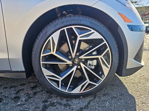 New 2025 Hyundai Ioniq 6 SEL image 9