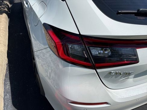 Used 2023 Honda Civic Sport Touring image 5