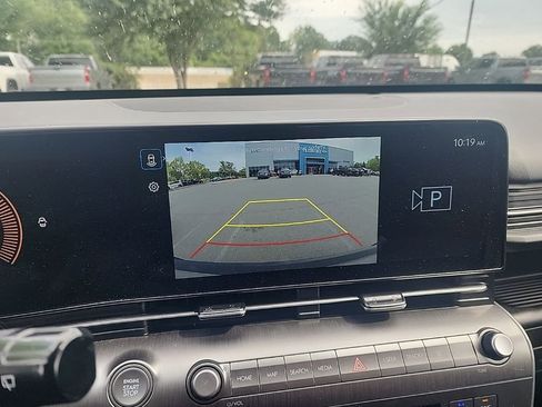 Used 2025 Hyundai Kona SEL FWD image 9