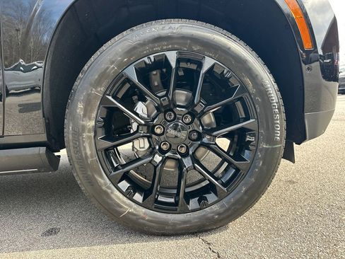 New 2026 GMC Yukon XL Denali w/ Sun & Power Step Package image 13