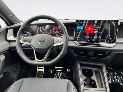Used 2026 Volkswagen Tiguan SE R-Line AWD/4WD image 21