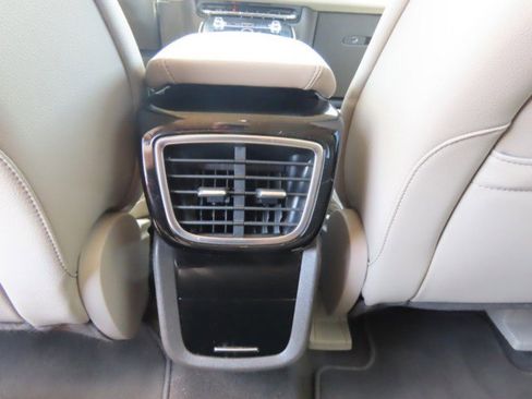 Used 2022 Lincoln Nautilus FWD w/ Premium Package image 21