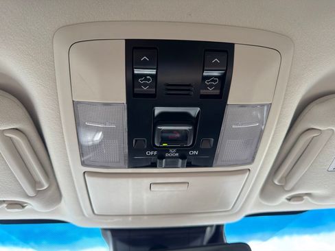 Used 2023 Lexus GX 460 Premium AWD/4WD image 25