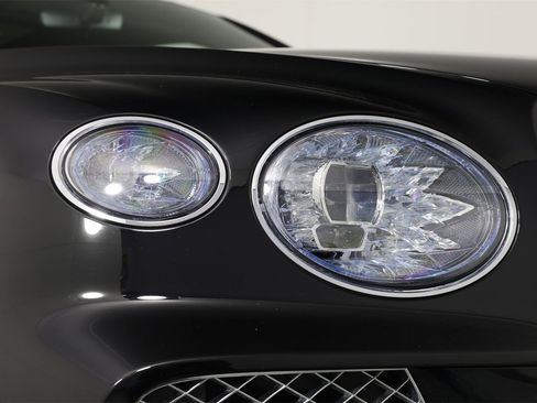 Used 2022 Bentley Bentayga image 12