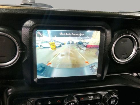 Used 2020 Jeep Gladiator Overland AWD/4WD image 27