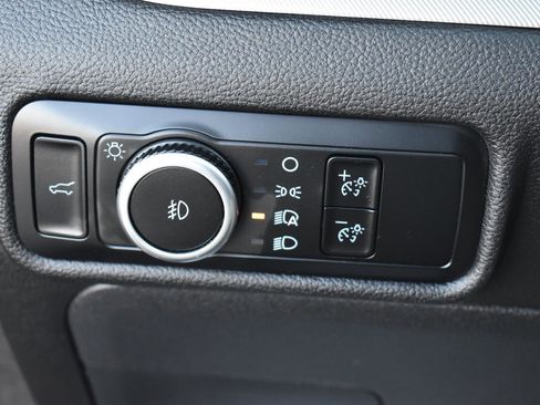 Used 2024 Ford Explorer XLT w/ Equipment Group 202A image 39