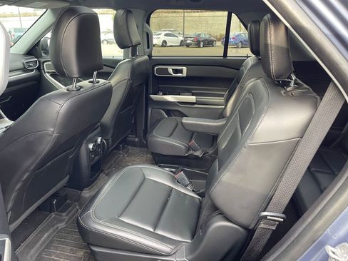 Used 2021 Ford Explorer XLT w/ Equipment Group 202A image 10