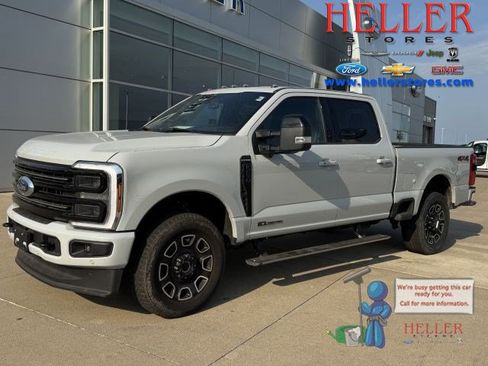 Used 2026 Ford F250 Platinum AWD/4WD image 1