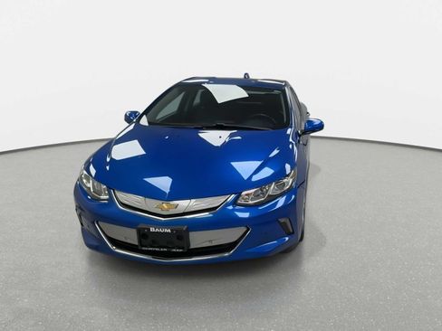Used 2017 Chevrolet Volt Premier w/ Driver Confidence II Package FWD image 4