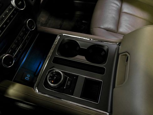 Used 2020 Ford Expedition XLT w/ Equipment Group 202A image 21