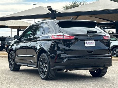 Used 2024 Ford Edge SE w/ Black Appearance Package image 9