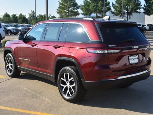 Used 2025 Jeep Grand Cherokee Limited RWD image 8