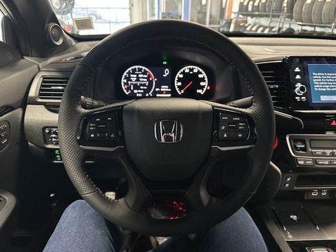 New 2026 Honda Ridgeline Black Edition image 9