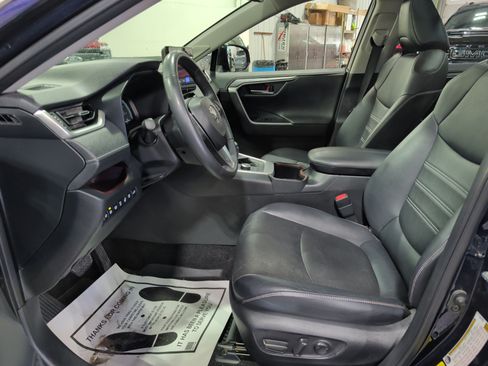 Used 2023 Toyota RAV4 Limited AWD/4WD image 7