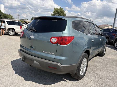 Used 2009 Chevrolet Traverse LT FWD image 6