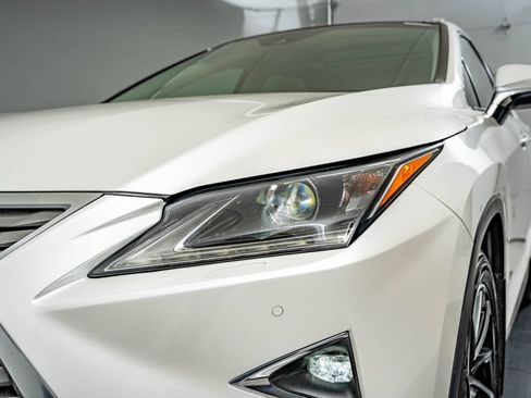 Used 2018 Lexus RX 450h AWD w/ Luxury Package image 12