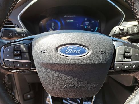 Used 2022 Ford Escape Titanium w/ Titanium Elite Package image 9