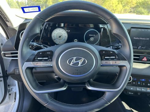 Used 2022 Hyundai Elantra SEL w/ Convenience Package FWD image 6