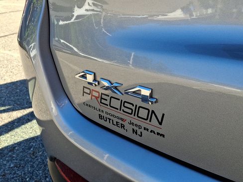 Certified 2022 Jeep Compass Limited image 30